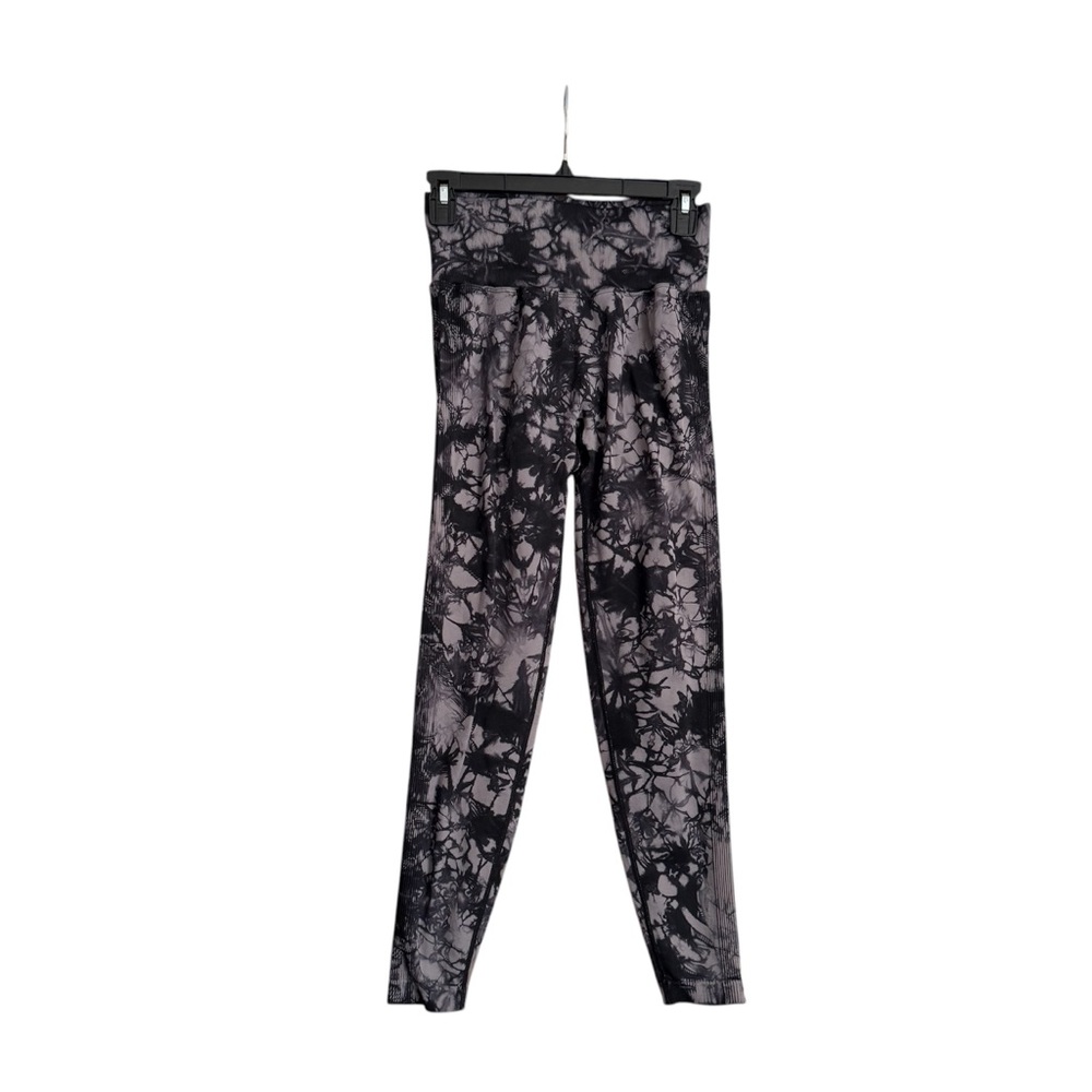 Black and Gray Patterned Leggings